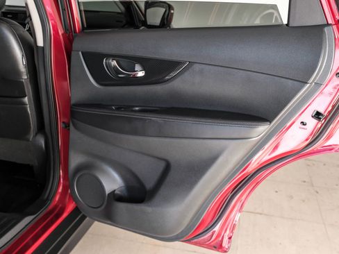 Used 2019 Nissan Rogue SL w/ Premium Package image 50