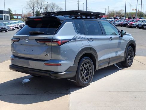 New 2026 Mitsubishi Outlander AWD image 16