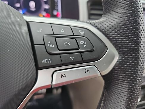 Used 2023 Volkswagen Atlas SEL R-Line AWD/4WD image 29