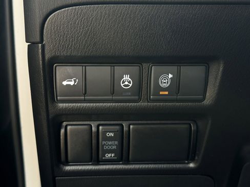 Used 2024 Nissan Armada SL w/ Captain's Chairs Package RWD image 23