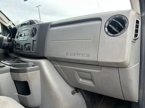 Used 2019 Ford E-350 and Econoline 350 Super Duty w/ Power Windows & Locks Group image 13