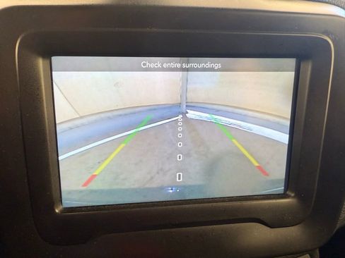 Used 2018 Jeep Renegade Latitude image 21