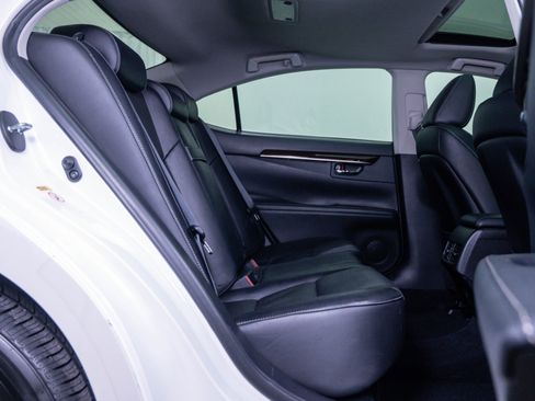 Used 2014 Lexus ES 350 w/ Luxury Package image 11