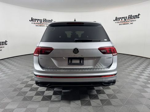 Used 2022 Volkswagen Tiguan SE R-Line AWD/4WD image 8