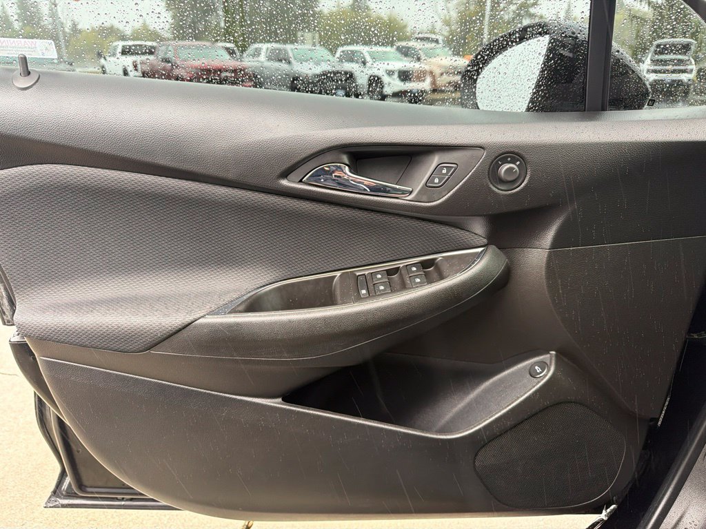 Used 2018 Chevrolet Cruze LT w/ Convenience Package FWD image 18