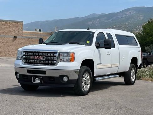 Used 2013 GMC Sierra 2500 SLT w/ SLT Convenience Package AWD/4WD image 3