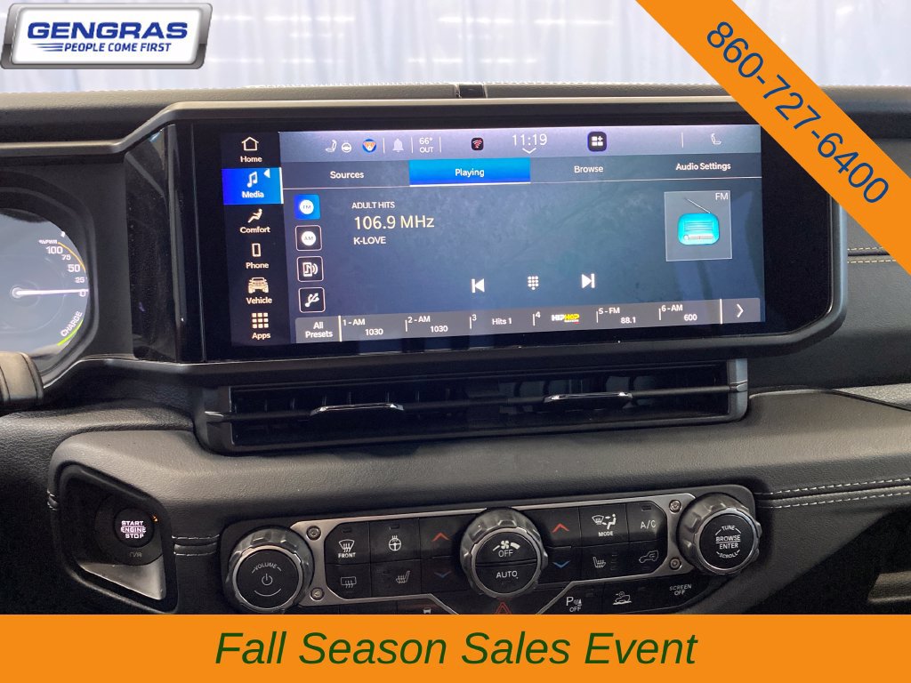 Used 2024 Jeep Wrangler Unlimited Sahara w/ Safety Group AWD/4WD image 18