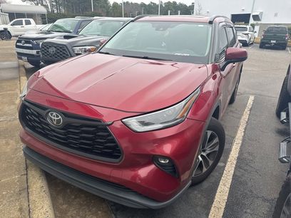 Used 2021 Toyota Highlander XLE