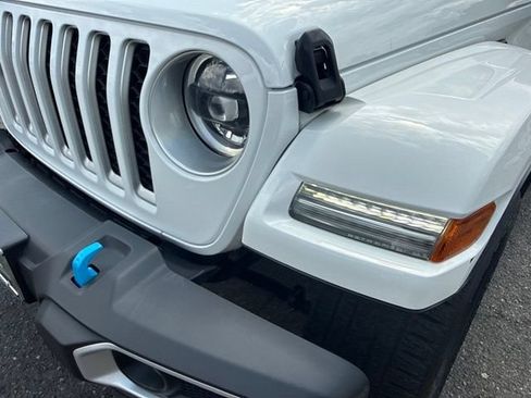 Used 2023 Jeep Wrangler Unlimited Sahara w/ Cold Weather Group AWD/4WD image 28