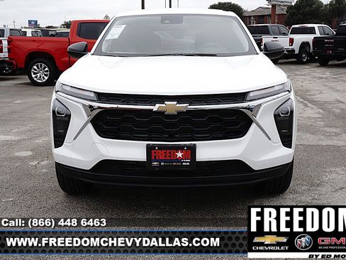 New 2026 Chevrolet Trax LS FWD image 2