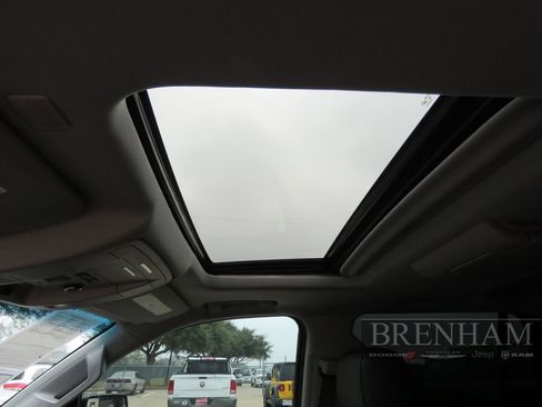 Used 2018 GMC Yukon SLT w/ Premium Edition image 19