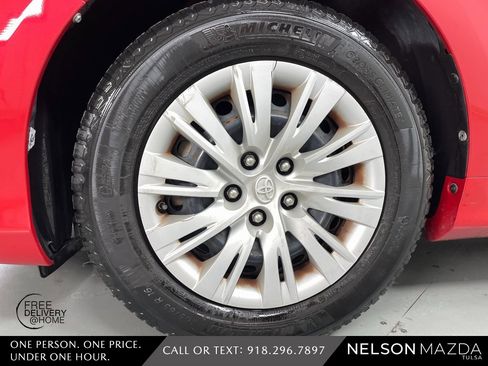 Used 2012 Toyota Camry LE image 11