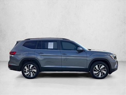 Used 2024 Volkswagen Atlas SE FWD image 4