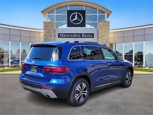 Used 2025 Mercedes-Benz GLB 250 4MATIC image 4