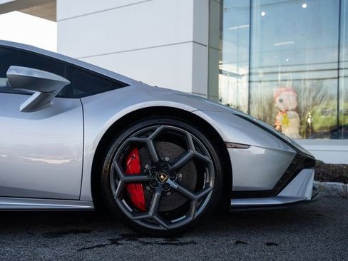 Used 2023 Lamborghini Huracan Tecnica image 16