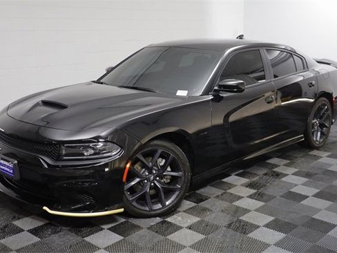 Used 2023 Dodge Charger R/T w/ Blacktop Package image 2