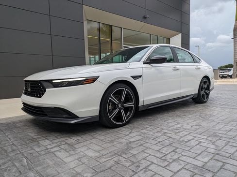 Used 2023 Honda Accord Sport image 1