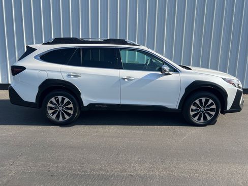 Certified 2024 Subaru Outback Touring AWD/4WD image 7