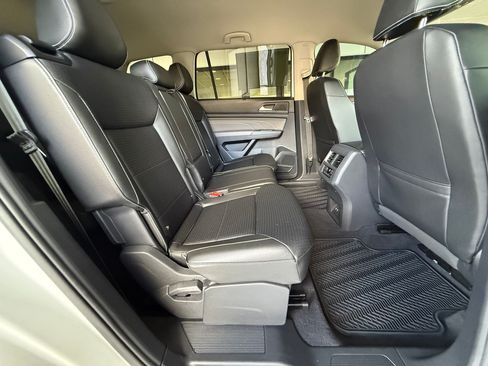 Used 2021 Volkswagen Atlas SE FWD image 25