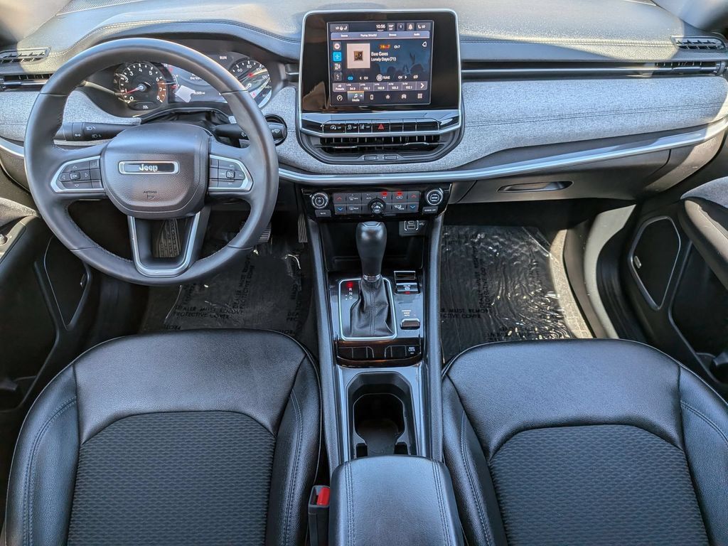 Used 2025 Jeep Compass Latitude w/ Sun & Sound Group AWD/4WD image 24