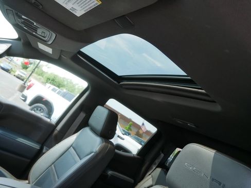 Used 2019 GMC Sierra 1500 Denali w/ Denali Ultimate Package AWD/4WD image 14