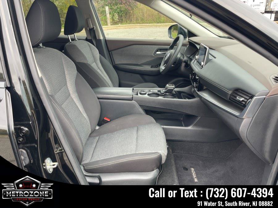 Used 2021 Nissan Rogue SV AWD/4WD image 17