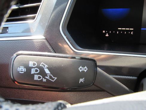 Used 2022 Volkswagen Tiguan SE R-Line AWD/4WD image 22