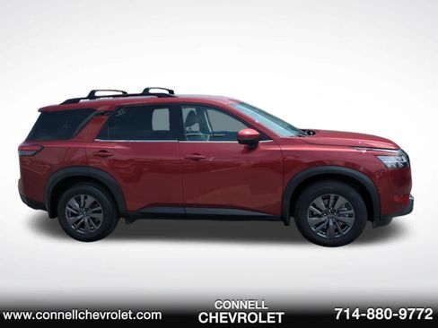 Used 2022 Nissan Pathfinder SV FWD image 4