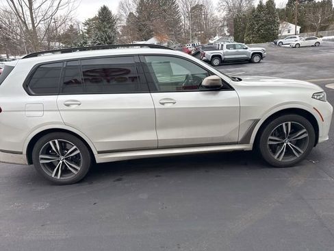 Used 2021 BMW X7 M50i image 12