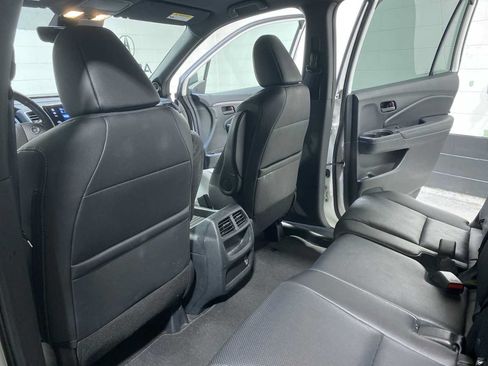 Used 2023 Honda Passport EX-L image 12