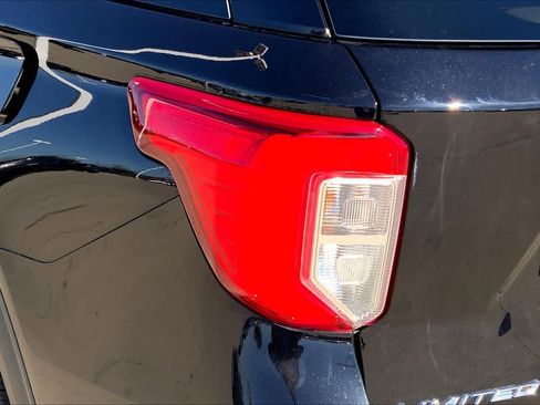 Used 2023 Ford Explorer Limited AWD/4WD image 46