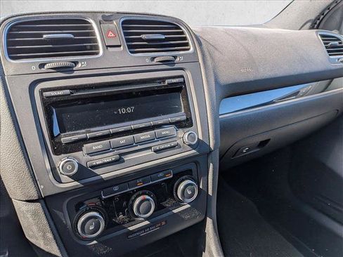Used 2013 Volkswagen Golf 4-Door FWD image 12