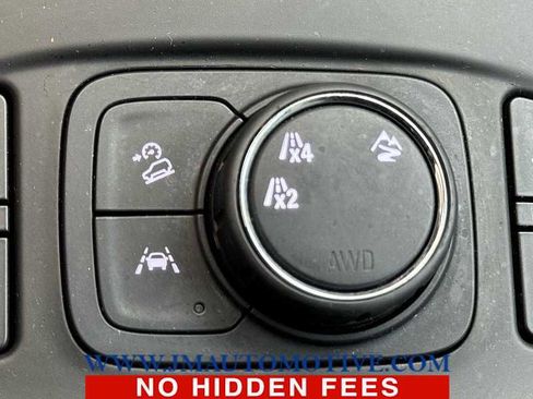 Used 2022 GMC Terrain SLT image 32