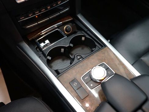 Used 2014 Mercedes-Benz E 350 4MATIC Sedan image 39