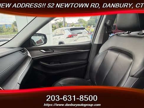 Used 2023 Jeep Grand Cherokee L Limited AWD/4WD image 14