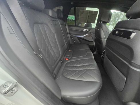 Used 2025 BMW X5 xDrive40i AWD/4WD image 12