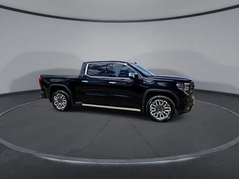 Used 2023 GMC Sierra 1500 Denali Ultimate AWD/4WD image 9