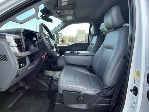 Used 2023 Ford F250 XL w/ XL Chrome Package image 33