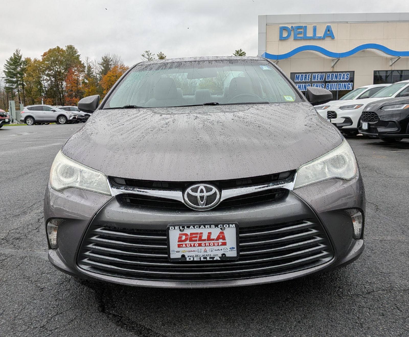 Used 2016 Toyota Camry LE FWD image 2