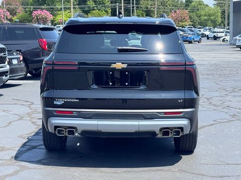 Used 2024 Chevrolet Traverse LT FWD image 18