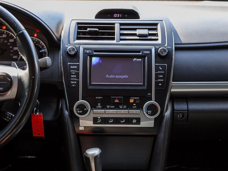 Used 2014 Toyota Camry SE FWD image 15