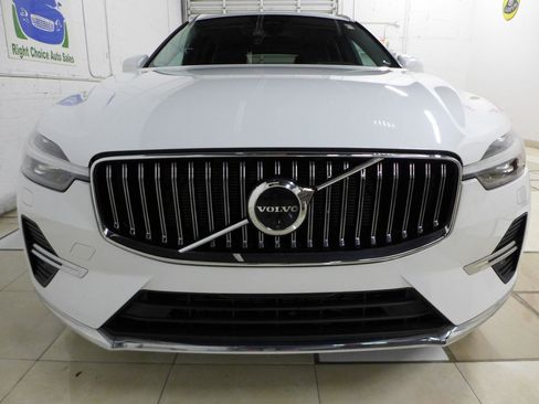 Used 2023 Volvo XC60 B5 Plus w/ Climate Package AWD/4WD image 10