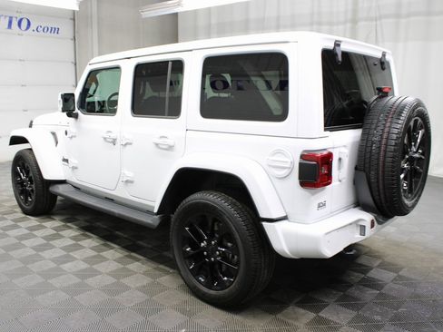 Used 2023 Jeep Wrangler Unlimited Sahara image 5