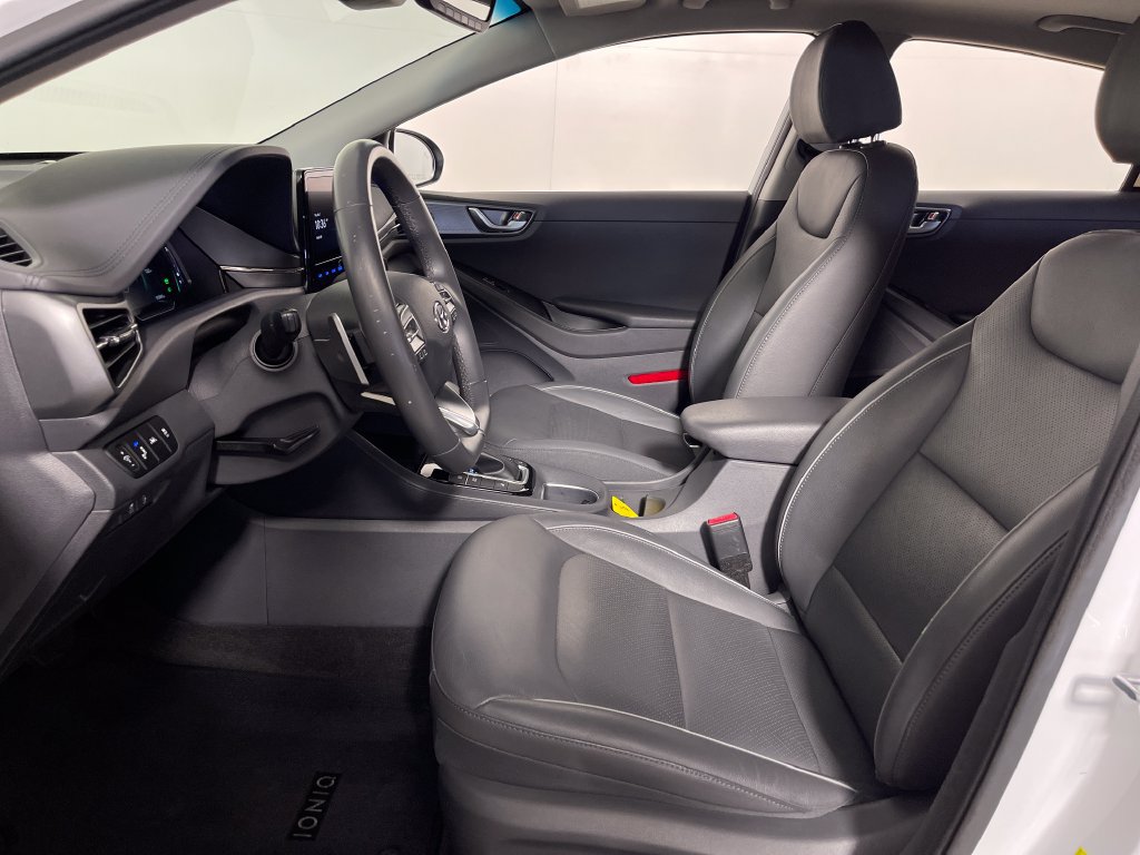 Used 2022 Hyundai Ioniq Limited FWD image 12