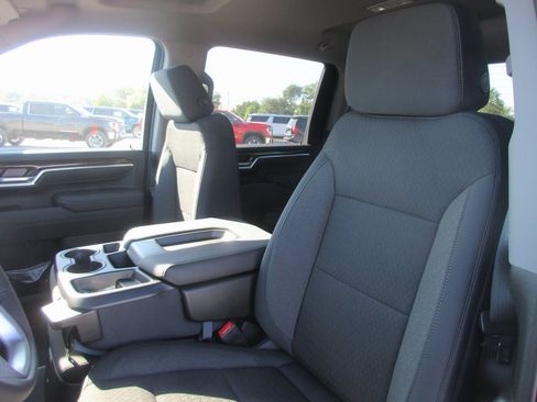 New 2026 GMC Sierra 2500 SLE w/ SLE Value Package; image 15