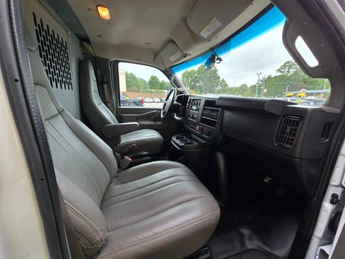 Used 2020 Chevrolet Express 2500 w/ Driver Convenience Package image 12