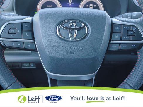 Used 2025 Toyota Sienna XSE image 19