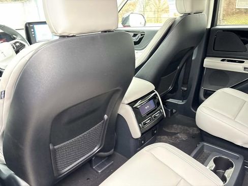 New 2026 Lincoln Aviator AWD w/ Jet Appearance Package image 17