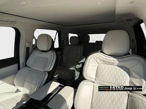 Used 2024 Lincoln Navigator Black Label image 15