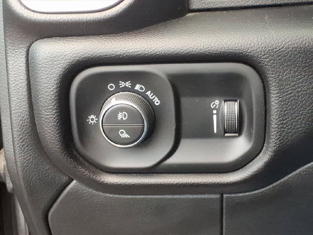 Used 2025 RAM 3500 Big Horn AWD/4WD image 16